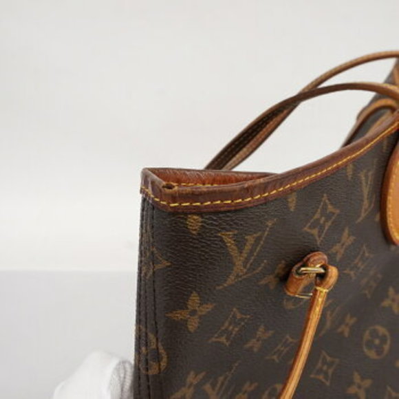 Louis Vuitton Monogram Neverfull MM Tote Bag - Picture 9 of 16
